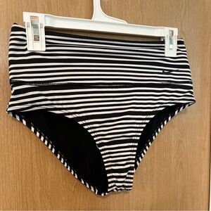 Nike Swim Women’s Striped Black White High Waisted Bottoms Beach Pool Small